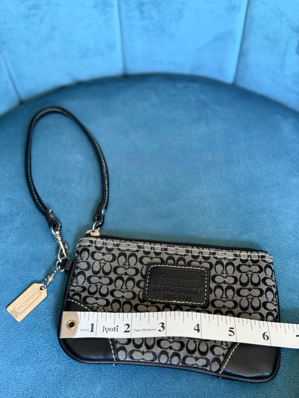 NWOT - Coach Black and Gray Signature Canvas Wristlet - Picture 4 of 5